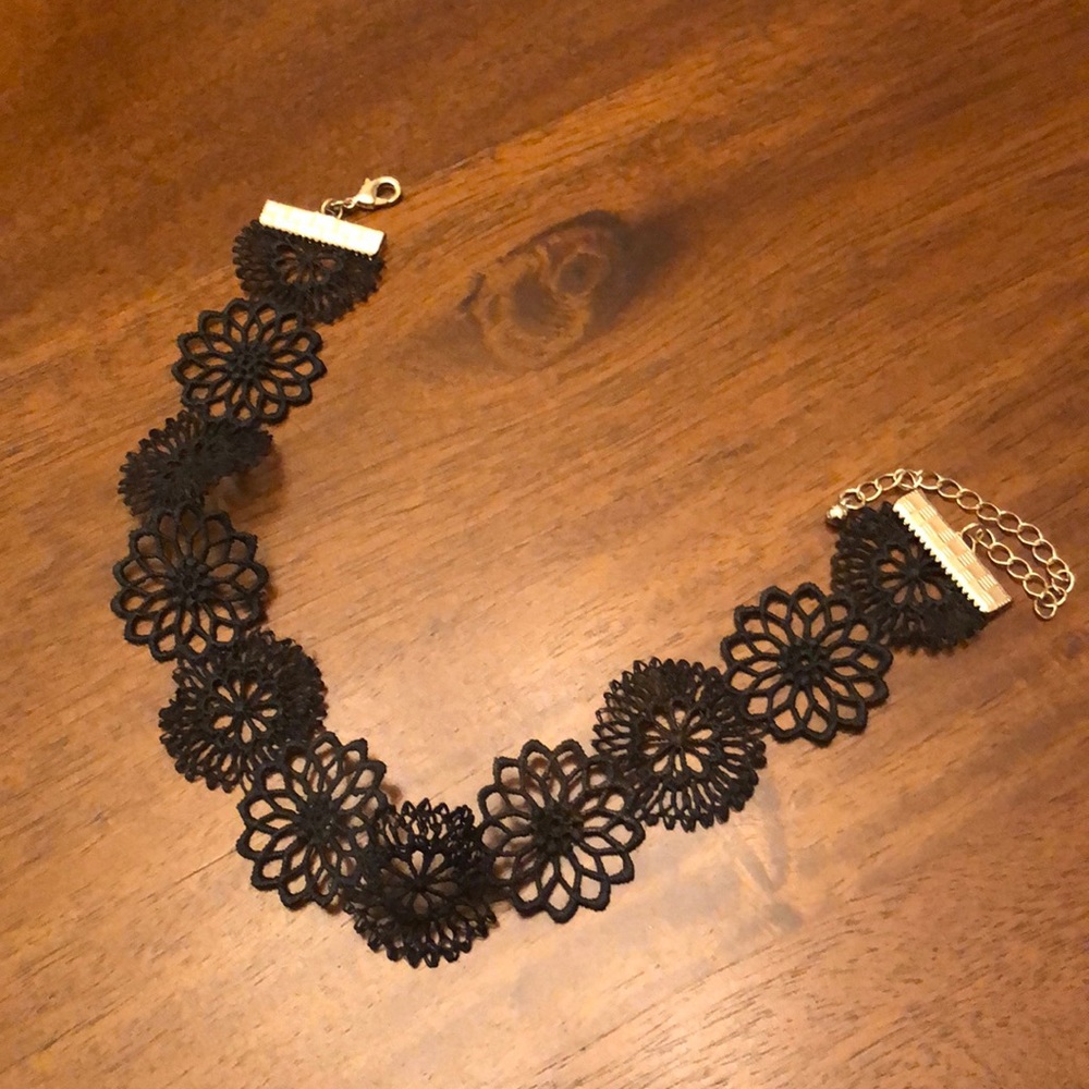 Floral choker